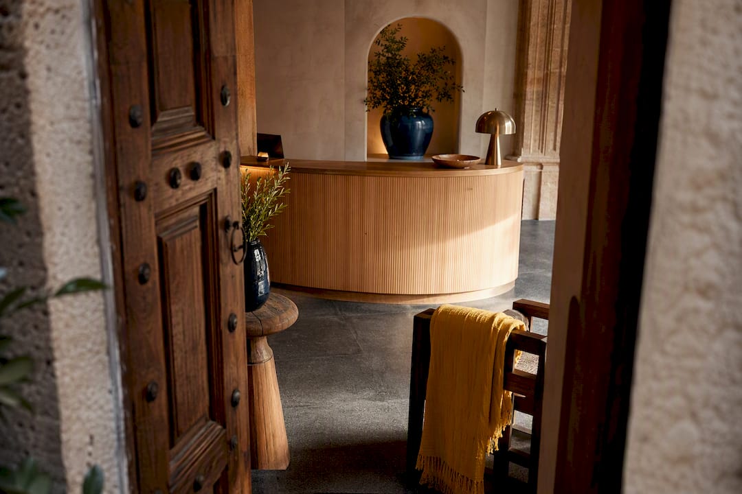 6–12 Week Rollout for Boutique Hotel Branding That Protects Bookings