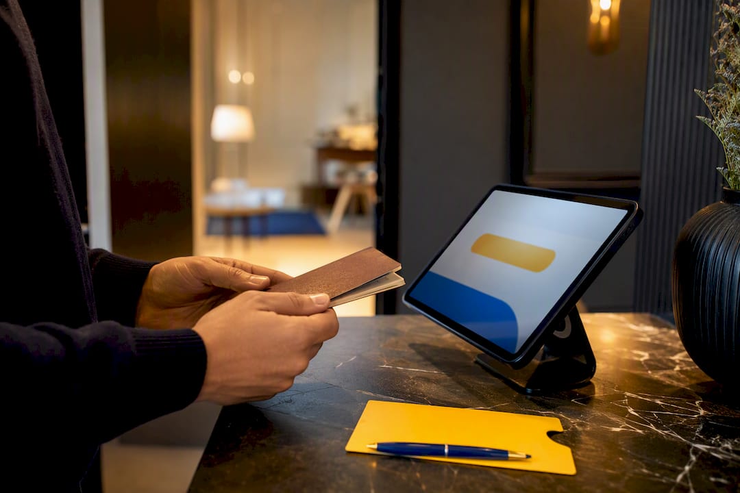 Spanish Hosts: Self Check In Rules, 24 Hour Compliance and Demo Steps