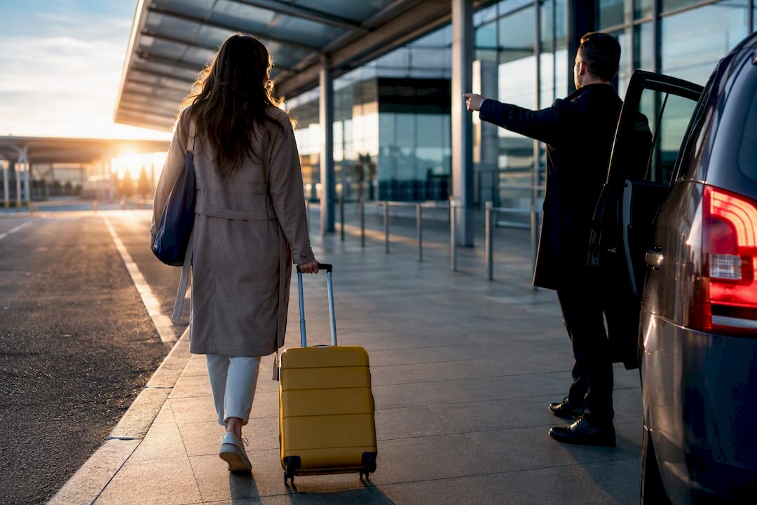Gestores: las tres piezas para vender traslados aeropuerto en tu PMS