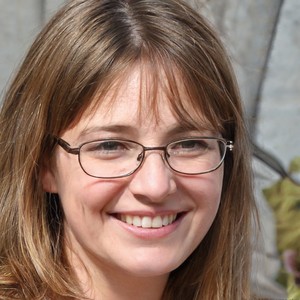 anfitriona Airbnb en Valencia usando EuroCheckin para SES Hospedajes